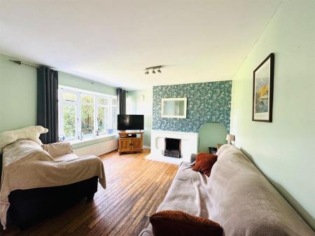 6 greenwood lounge 2.jpg