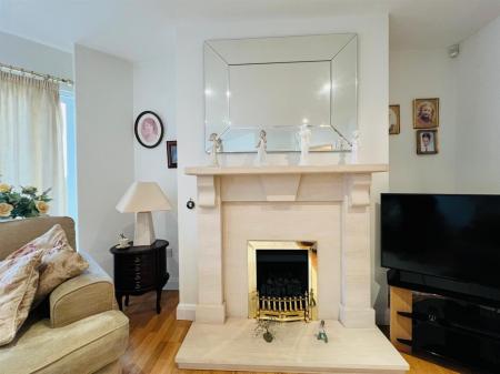 48 Waterfoot Park, Fireplace.jpg