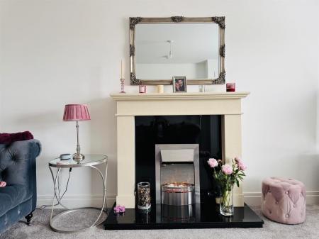 259 BIRCH HILL FIREPLACE.JPG