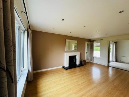 95 Crockmore Lounge.jpg