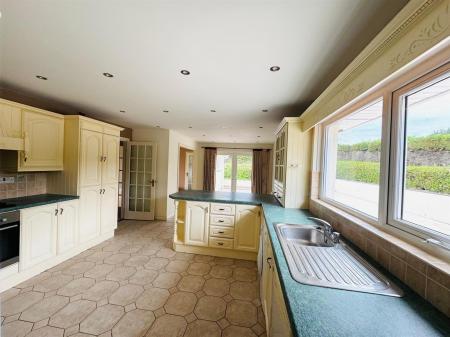 95 Crockmore Kitchen 2.jpg