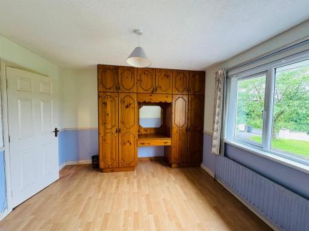 95 CROCKMORE BED.jpg