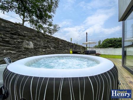 Bayview Lodge, 2 Clooney Road-7.jpg