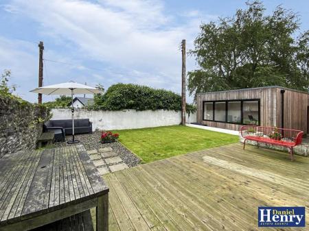 Bayview Lodge, 2 Clooney Road-9.jpg