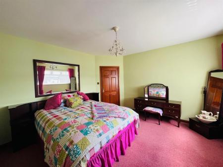 74 WOODEND ROAD BED 2.JPG