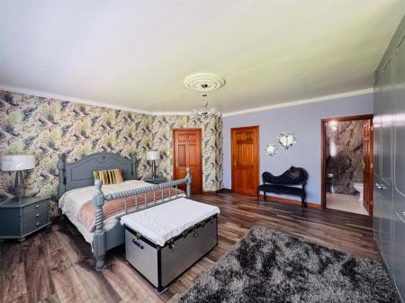 74 WOODEND ROAD MAIN BED.JPG