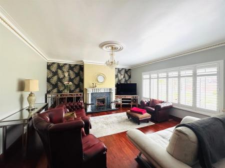 74 WOODEND ROAD LOUNGE.JPG