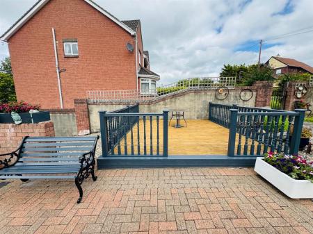 74 woodend road decking.JPG