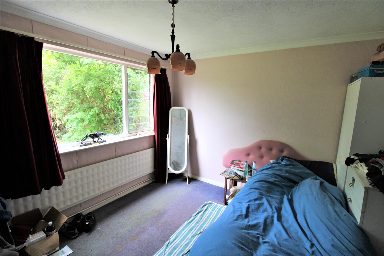 2 bedroom Detached Bungalow for sale in Northampton