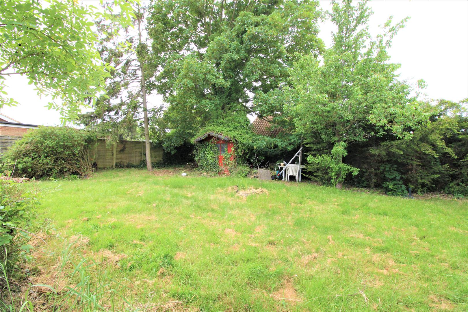 2 bedroom Detached Bungalow for sale in Northampton