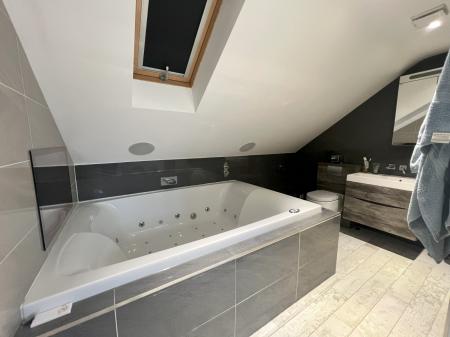Master En-Suite