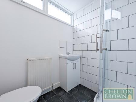 Communal Bathroom FF