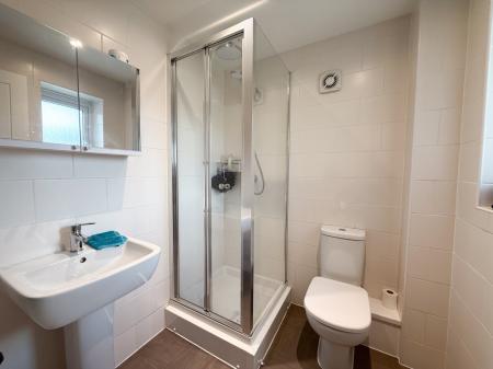 Bed 2 Ensuite