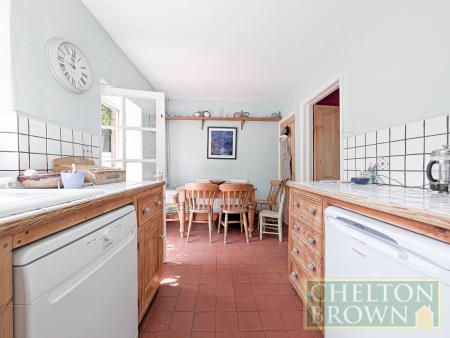 Kitchen/Breakfast