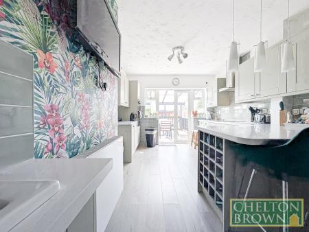 Kitchen & Breakfast