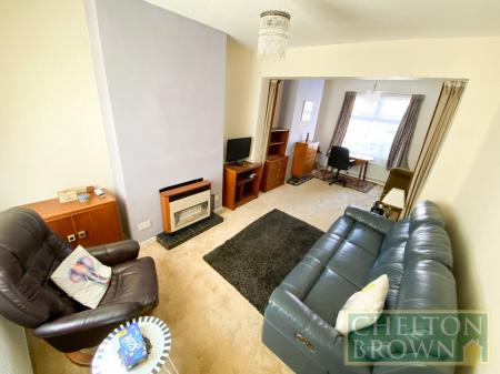 Lounge/Dining Room