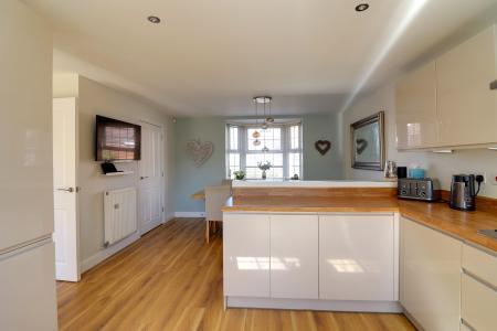 Kitchen/Dining Room