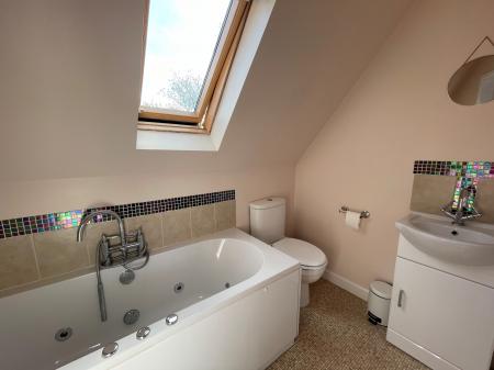 En-Suite Bathroom