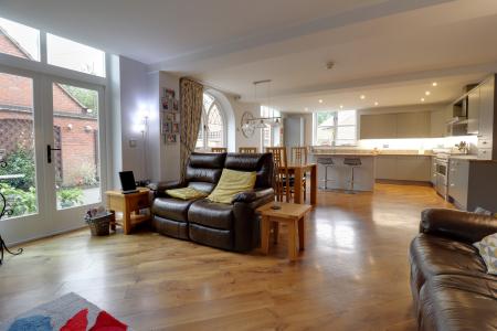 Open Plan Lounge/Dining Kitchen