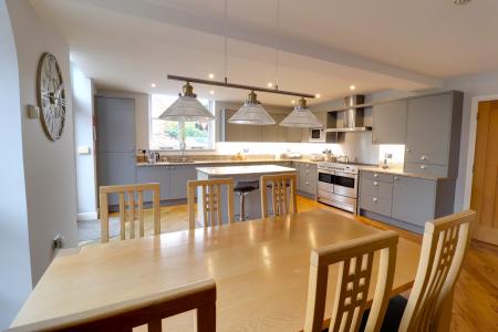 Open Plan Lounge/Dining Kitchen