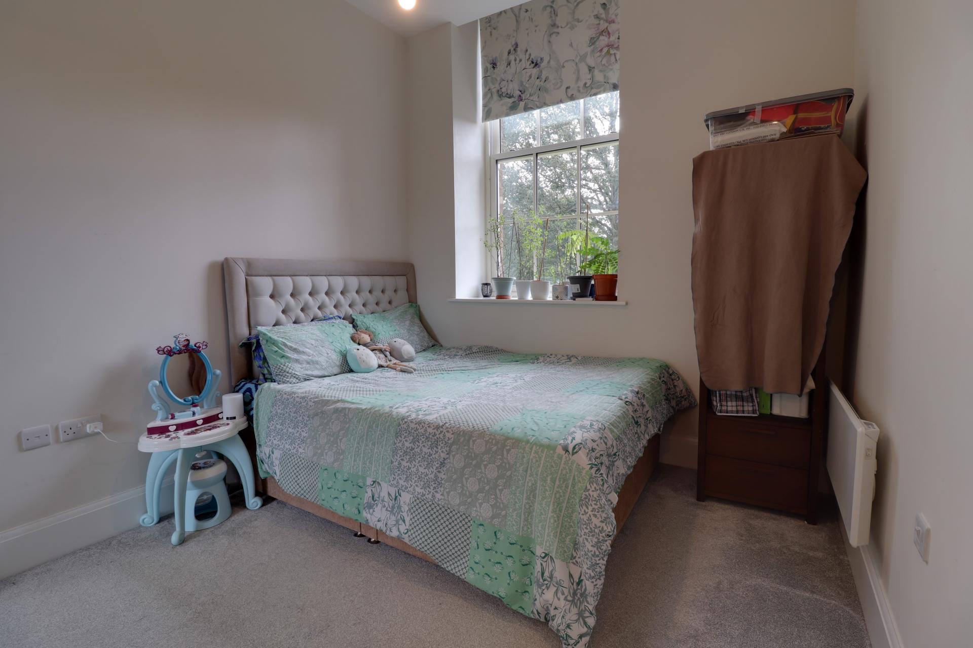 2 bedroom Apartment for sale in Stafford