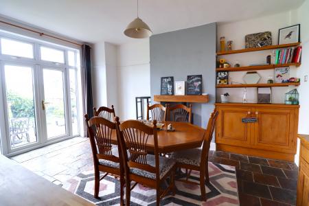 Kitchen/ Dining Room