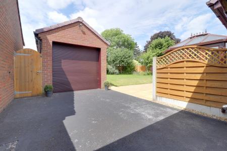 Detached Garage