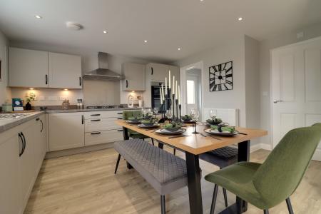 Kitchen/ Dining Room