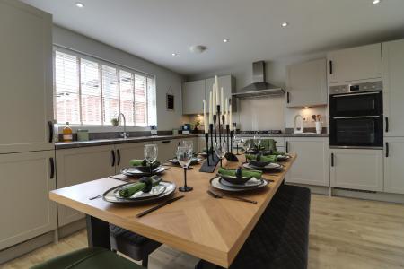 Kitchen/ Dining Room