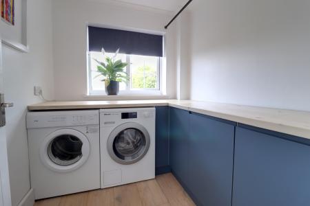 Laundry Room/Bed 4