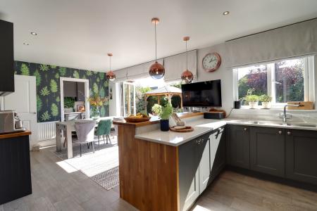 Kitchen/Dining Room