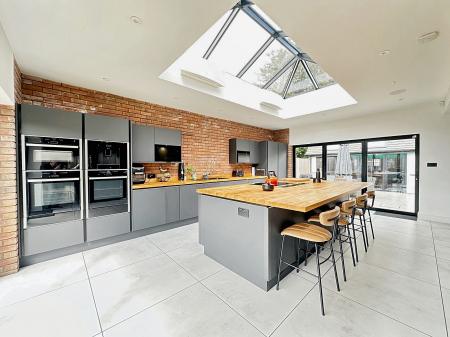 Open Plan Kitchen/Family Room