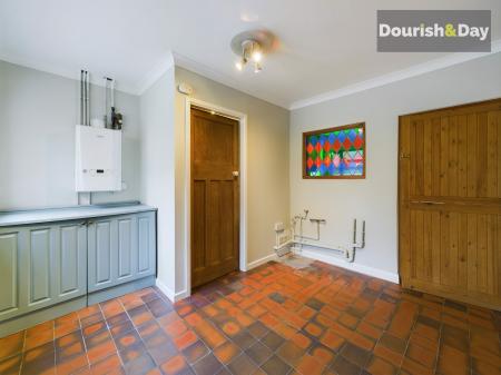 Entrance Hallway / Guest WC