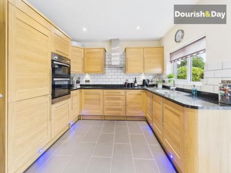 Quality Fitted Kitchen