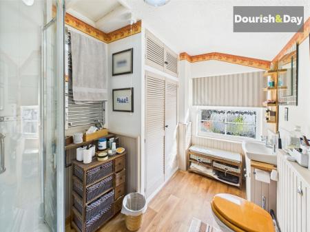 Upstairs Shower Room / En-Suite