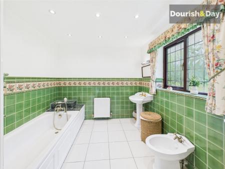 En-suite Bathroom