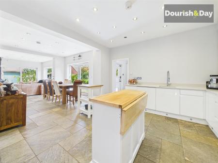 Open Plan Kitchen / Living Diner
