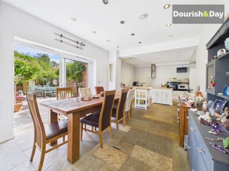 Open Plan Kitchen / Living Diner