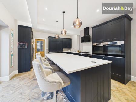 Open Plan Kitchen / Living Diner