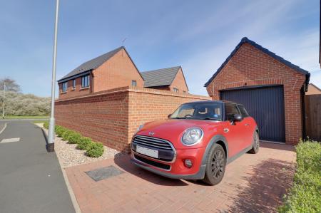 Driveway/Garage