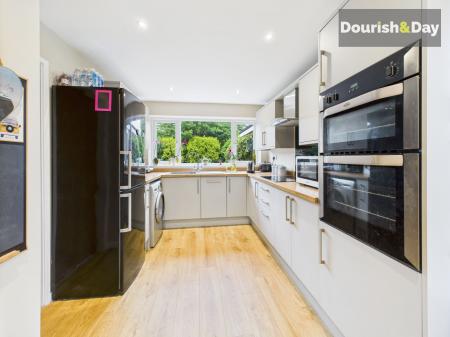 Fitted Kitchen
