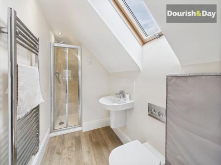 Bedroom Two En-suite