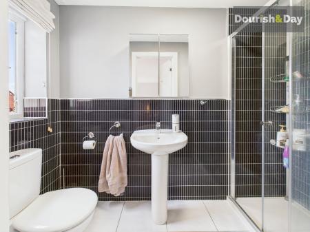 Bed One En-Suite