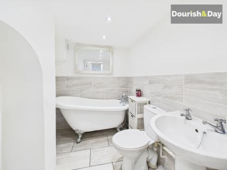 Basement Modern Bathroom