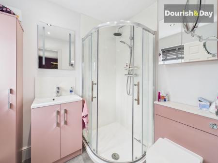 Ensuite Shower Room