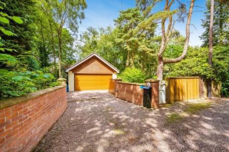 Garage & Driveway