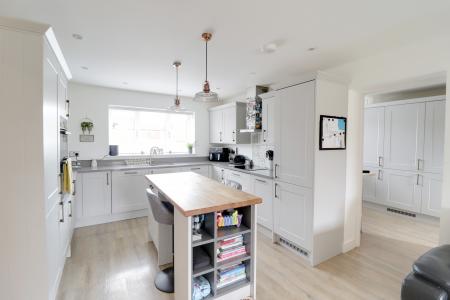 Kitchen Diner / Family Room