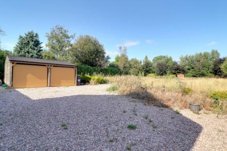 Double Garage & Garden