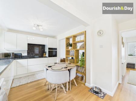 Kitchen/Dining Area