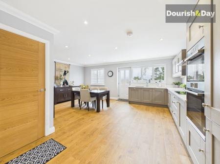Dining kitchen